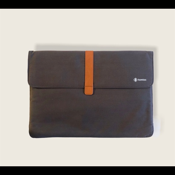 Tomtoc slim carrying case